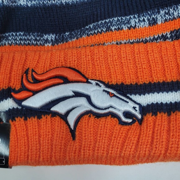 NEW 2021 NFL NEW ERA ON FIELD SIDELINE POM BEANIE - Denver Broncos - Picture 2 of 4